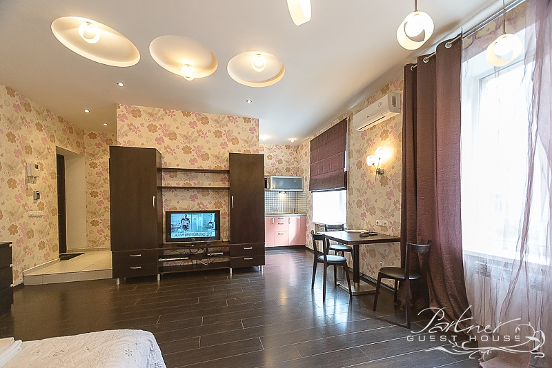 Rent by the day - 10 Shota Rustaveli Street