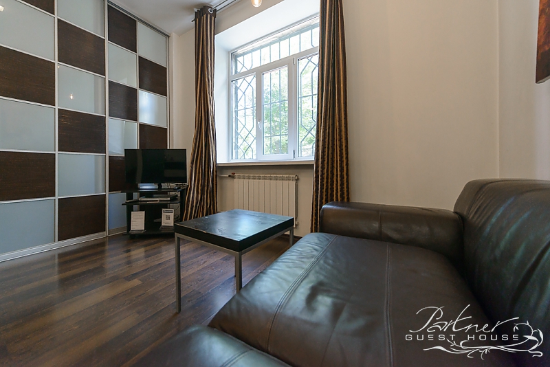 Rent by the day - 6 Lesi Ukrainky Boulevard